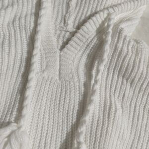 Cozy Cable-Knit V-Neck Sweater Hoodie in White